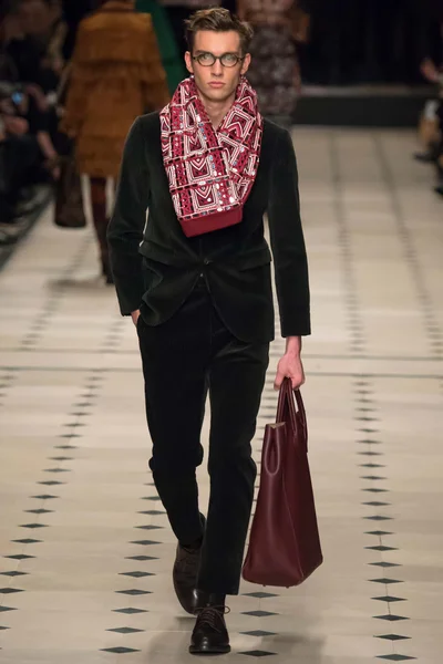 Look 43